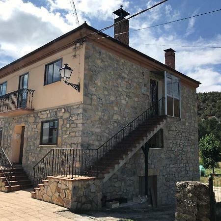 Casa De Pueblo Con Merendero Alquilable Opcionalmente Casarejos Exterior photo